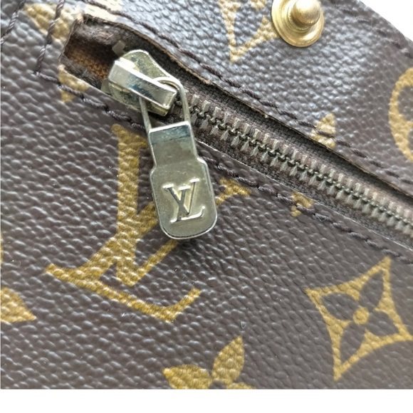 Louis Vuitton Randonnee Accessory Pouch - Picture 8 of 9